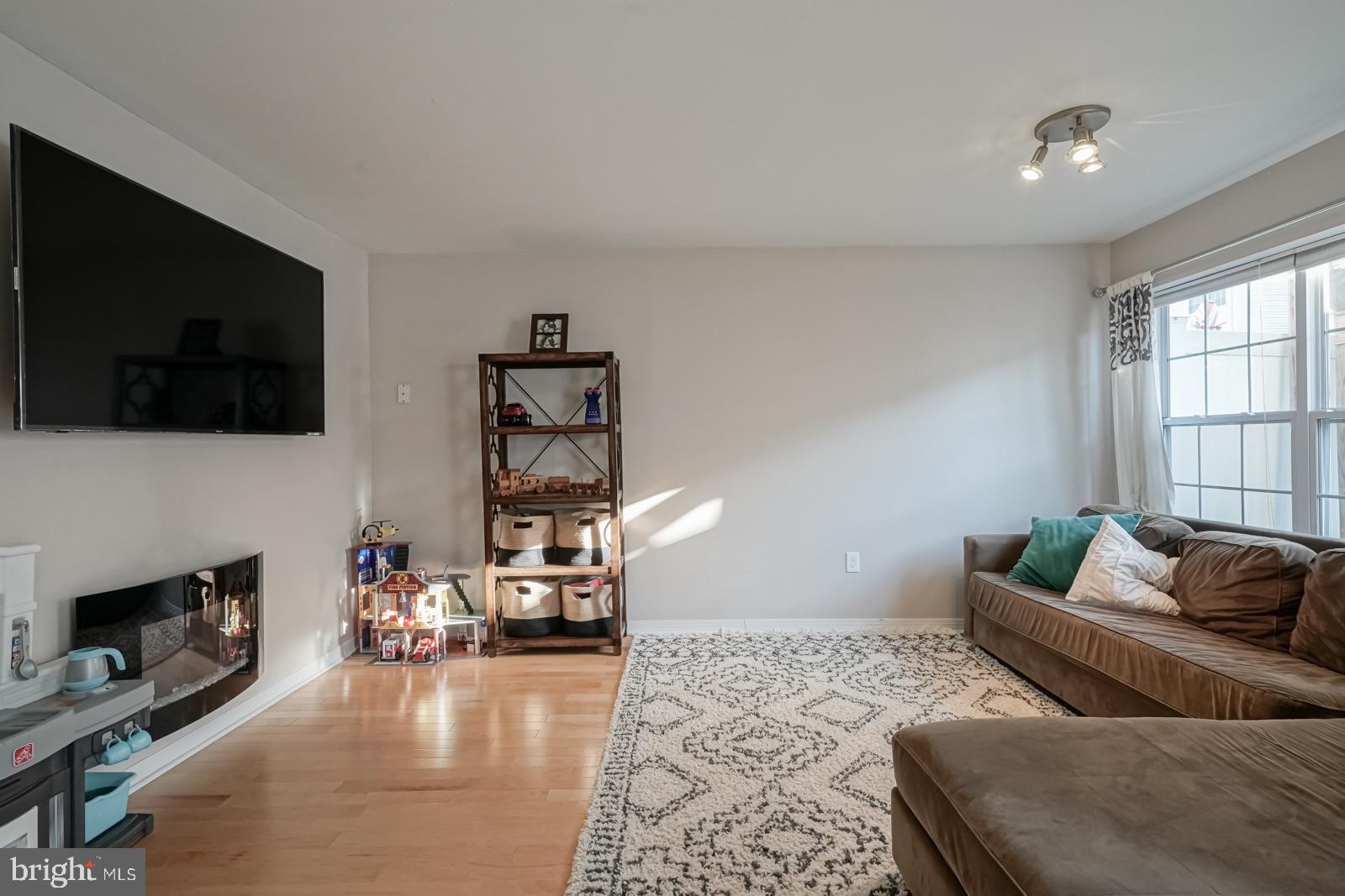 1005 Moore Road Thorofare, NJ 08086 - Photo 6 of 33