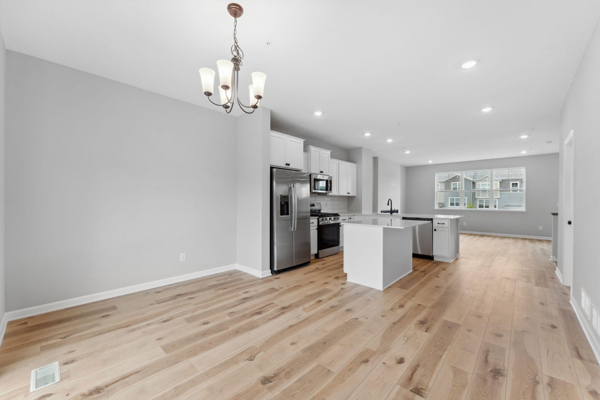 1523 Traverse Lane St. Paul, MN 55118 - Photo 4 of 7