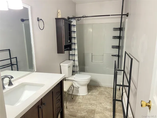 $3,300 | 38 Edmunds Lane, Unit A, Pine Bush, NY 12566