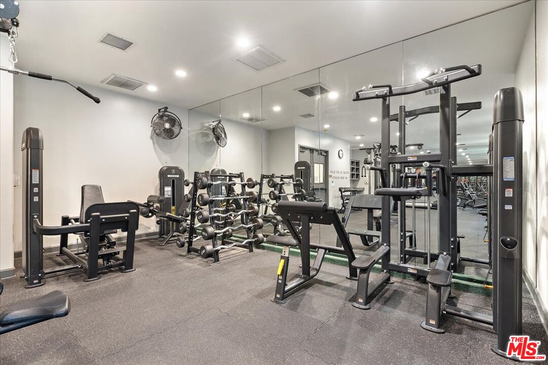 17536 Yellowwood Way Carson, CA 90746 - Photo 38 of 45