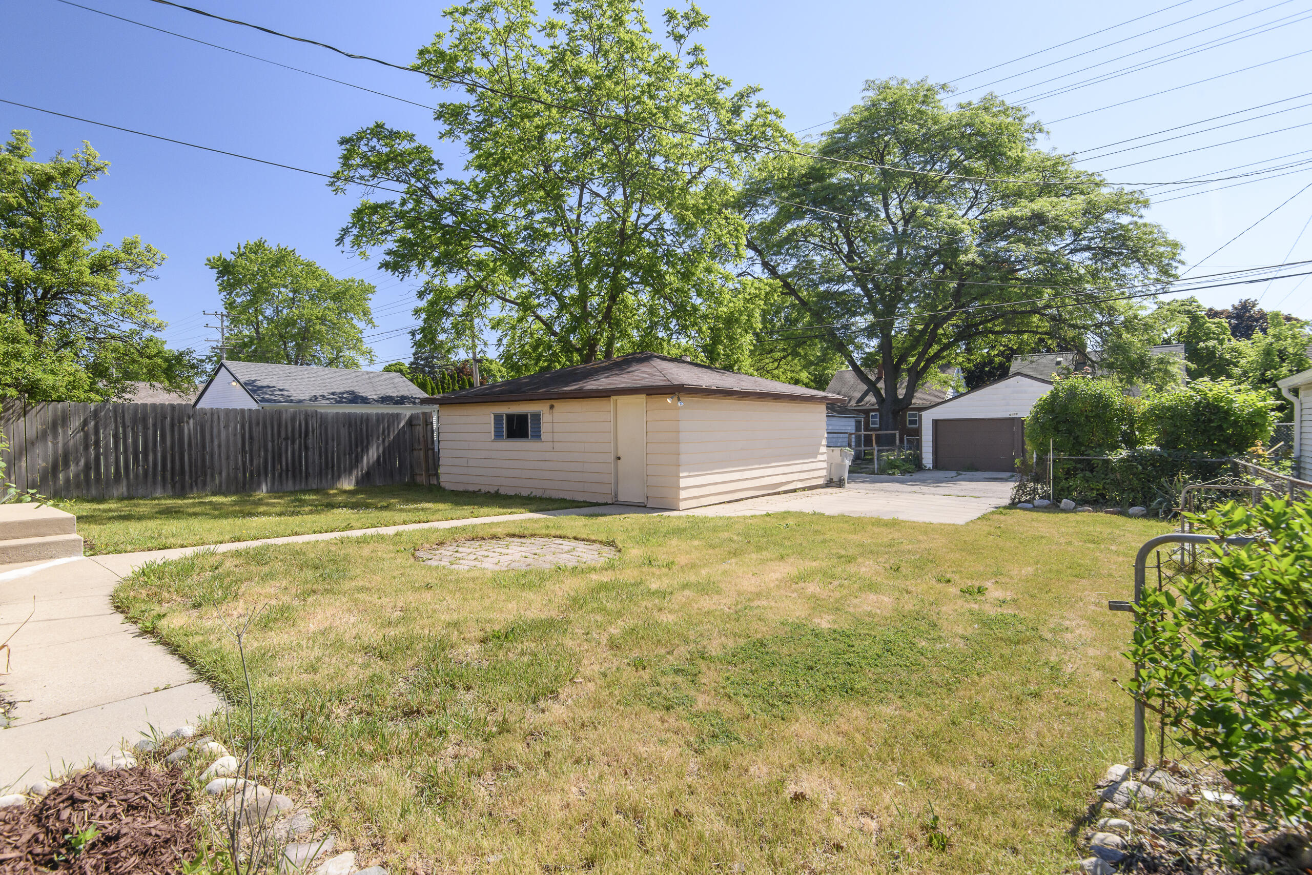 5122 North 65th Street Milwaukee, WI 53218 - Photo 27 of 31 Backyard