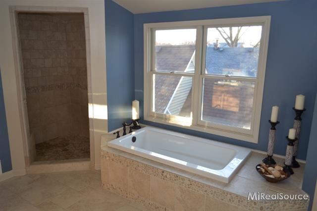 133 Woodward Avenue Rochester, MI 48307 - Photo 9 of 19 31157016-8.JPG