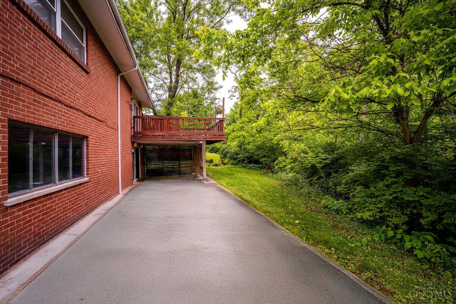9960 Daly Road Cincinnati, OH 45231 - Photo 30 of 39 Gallery Image 30