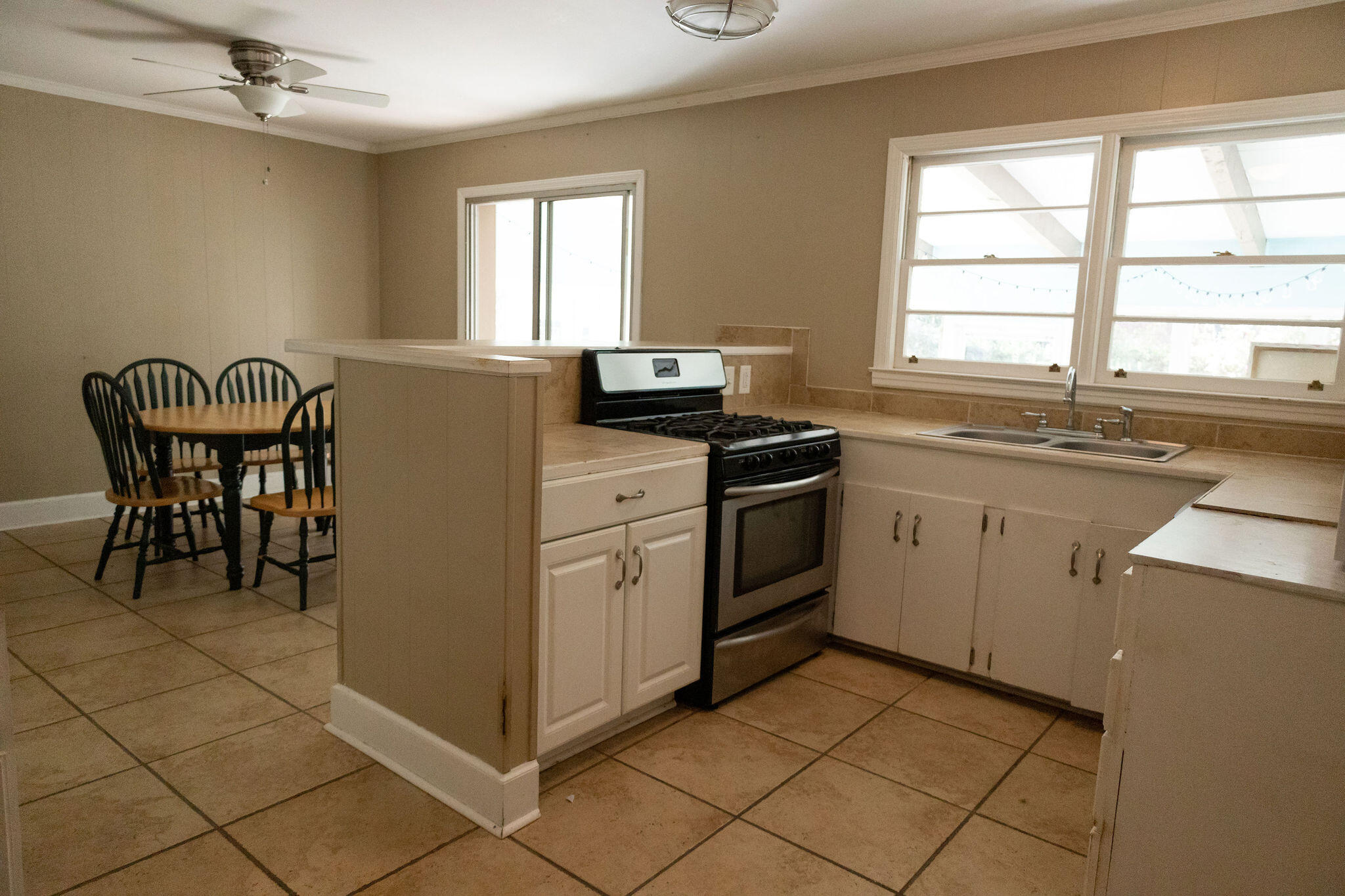 202 Churchill Road Walterboro, SC 29488 - Photo 10 of 47 3T6A1472