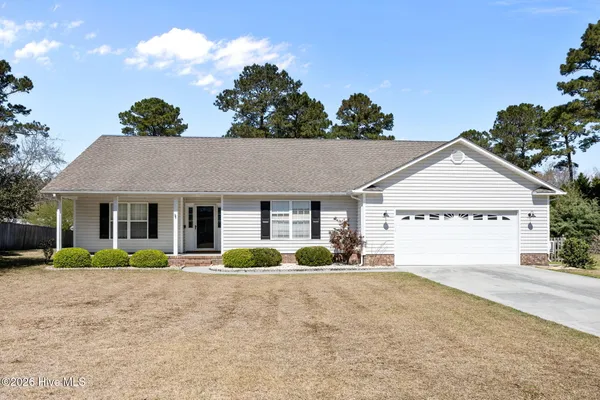 $374,900 | 104 Trailwood Drive, Hubert, NC 28539