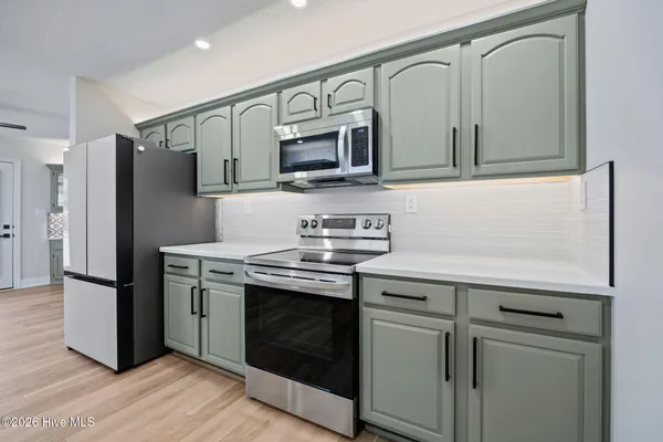 $374,900 | 104 Trailwood Drive, Hubert, NC 28539