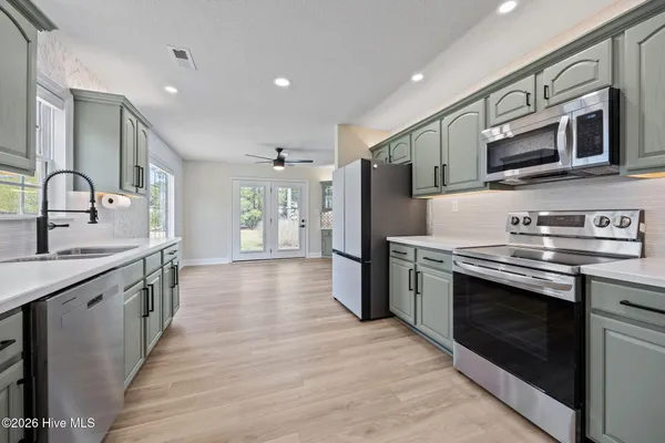 $374,900 | 104 Trailwood Drive, Hubert, NC 28539