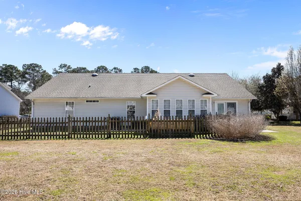 $374,900 | 104 Trailwood Drive, Hubert, NC 28539