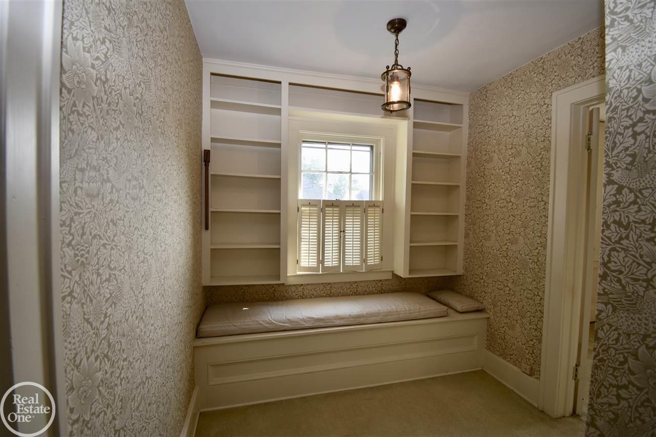49 Hawthorne Road Grosse Pointe, MI 48236 - Photo 22 of 30 31388913-21.JPG