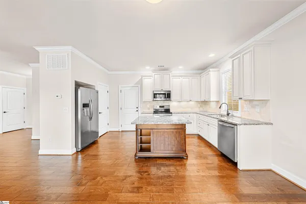 $395,000 | 330 Ashley Oaks Drive, Simpsonville, SC 29680