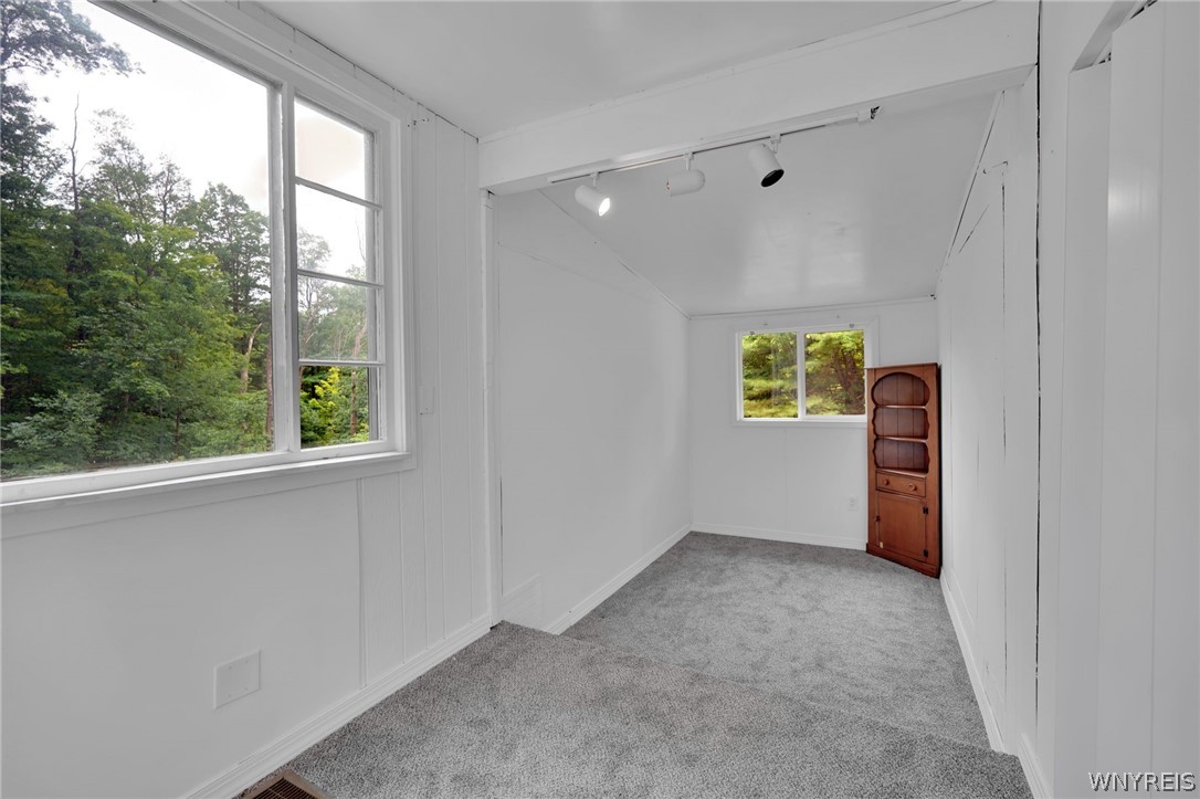 7126 Boston Cross Road, Unit E Boston, NY 14025 - Photo 20 of 39 Gallery Image 20