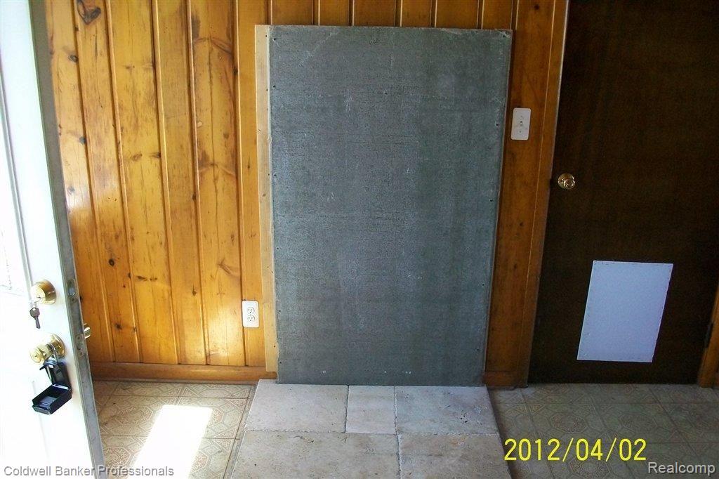 15430 Imlay City Road Capac, MI 48014 - Photo 3 of 6 100_2102.jpg