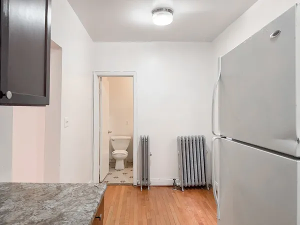 $1,600 | 931 West Sunnyside Avenue, Unit 2S, Chicago, IL 60640