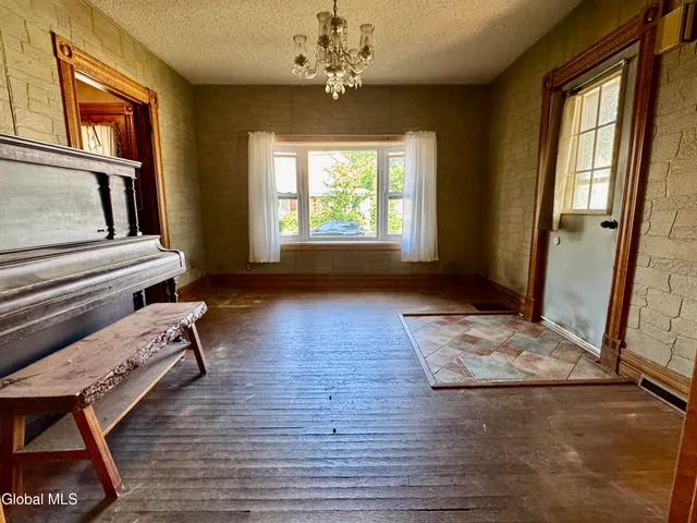 $239,900 | 16 Grove Avenue, Glens Falls, NY 12801