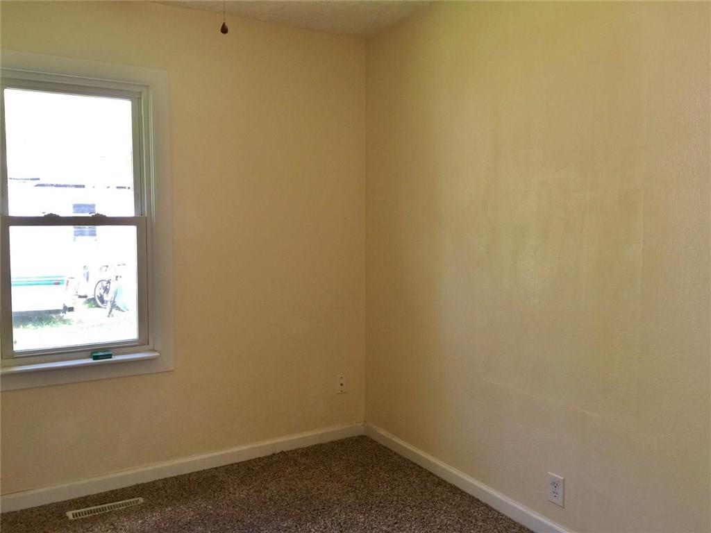 425 Della Road Columbus, IN 47203 - Photo 5 of 7 Gallery Image 5
