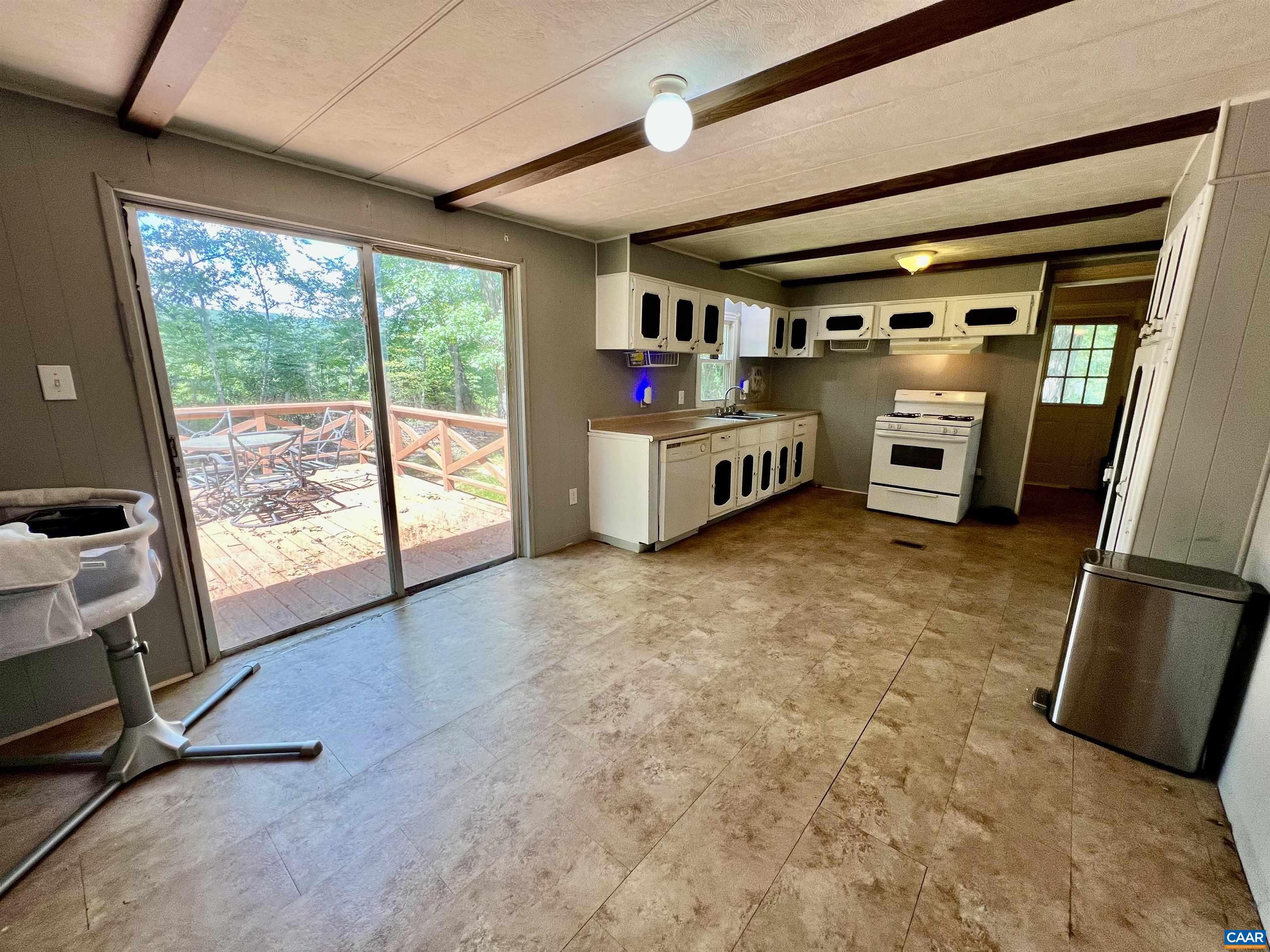 6790 Foster Ridge Charlottesville, VA 22903 - Photo 11 of 43 a garage with a large window