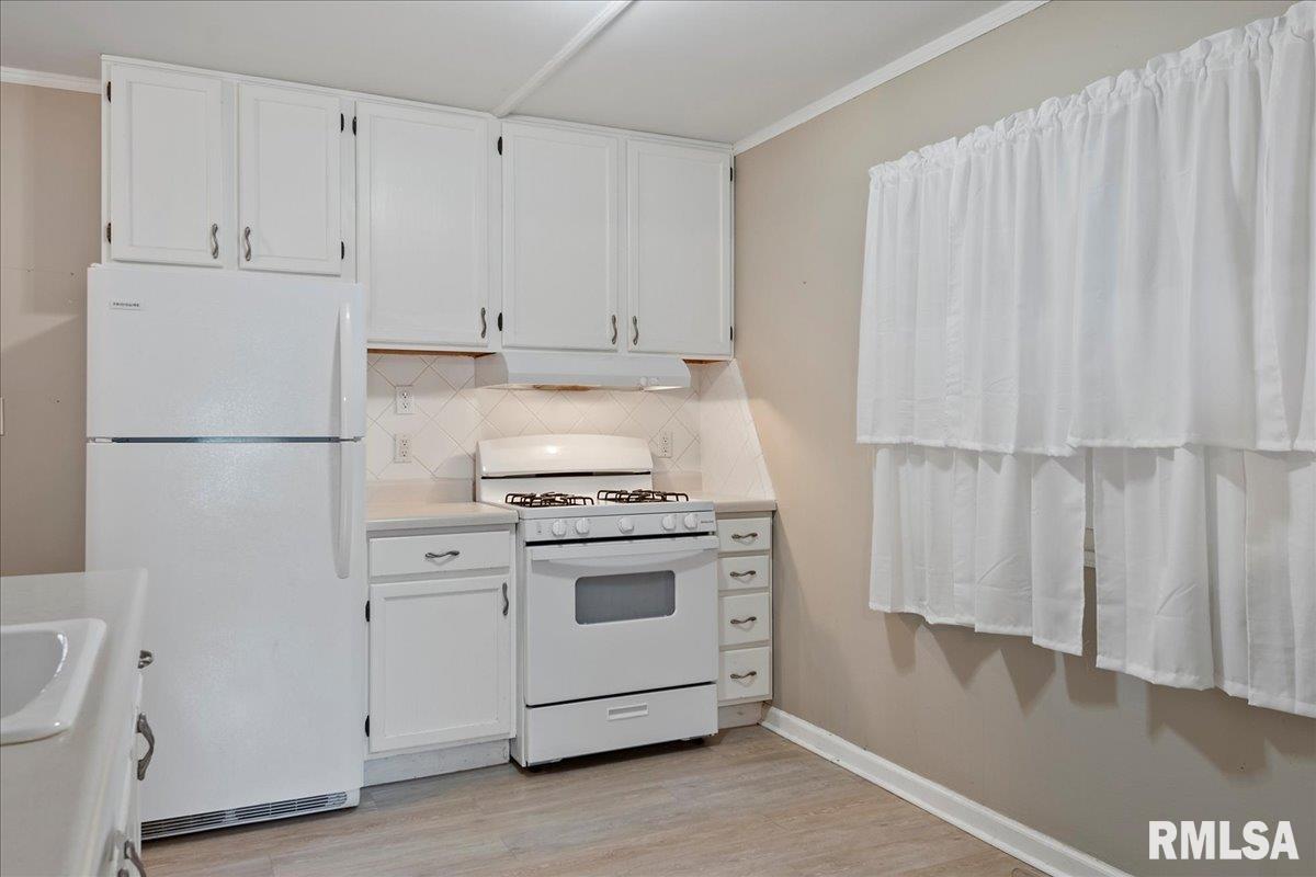 9 Reed Court Springfield, IL 62704 - Photo 8 of 24 Gallery Image 8