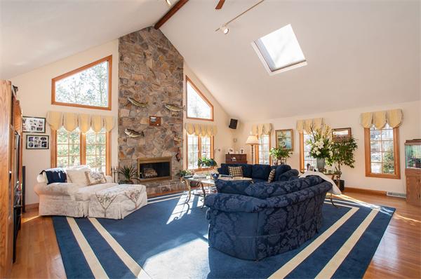 52 Crestview Road Milton, MA 02186 - Photo 9 of 15