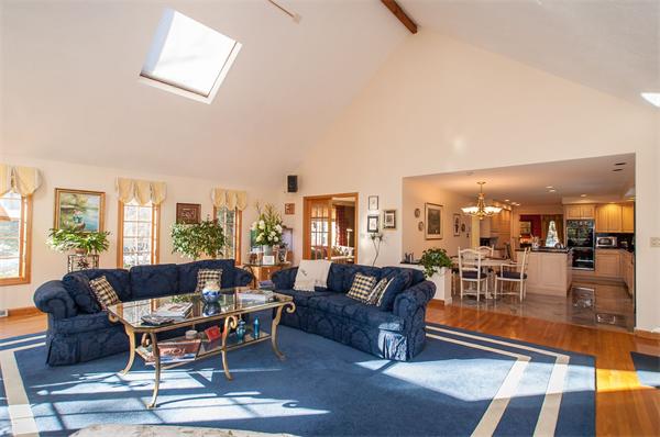 52 Crestview Road Milton, MA 02186 - Photo 10 of 15