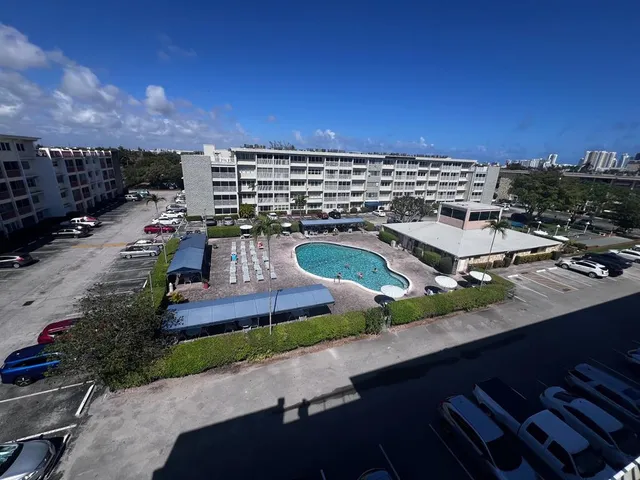 $299,999 | 329 Southeast 3rd Street, Unit 502T, Hallandale Beach, FL 33009
