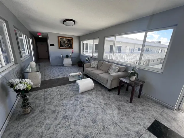 $299,999 | 329 Southeast 3rd Street, Unit 502T, Hallandale Beach, FL 33009