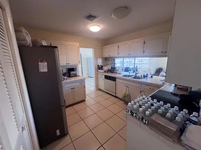 $299,999 | 329 Southeast 3rd Street, Unit 502T, Hallandale Beach, FL 33009