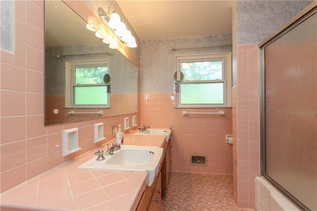 4403 Radnor Road Indianapolis, IN 46226 - Photo 17 of 20 Gallery Image 17