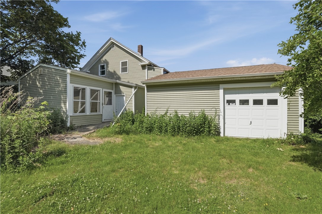 10 Hobart Street Westerly, RI 02891 - Photo 3 of 44