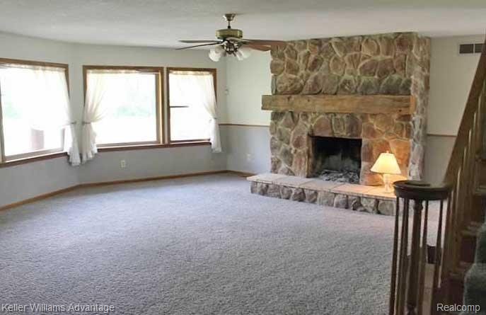 6097 Stout Road Carleton, MI 48117 - Photo 5 of 36 Great Room 1 LL.jpg