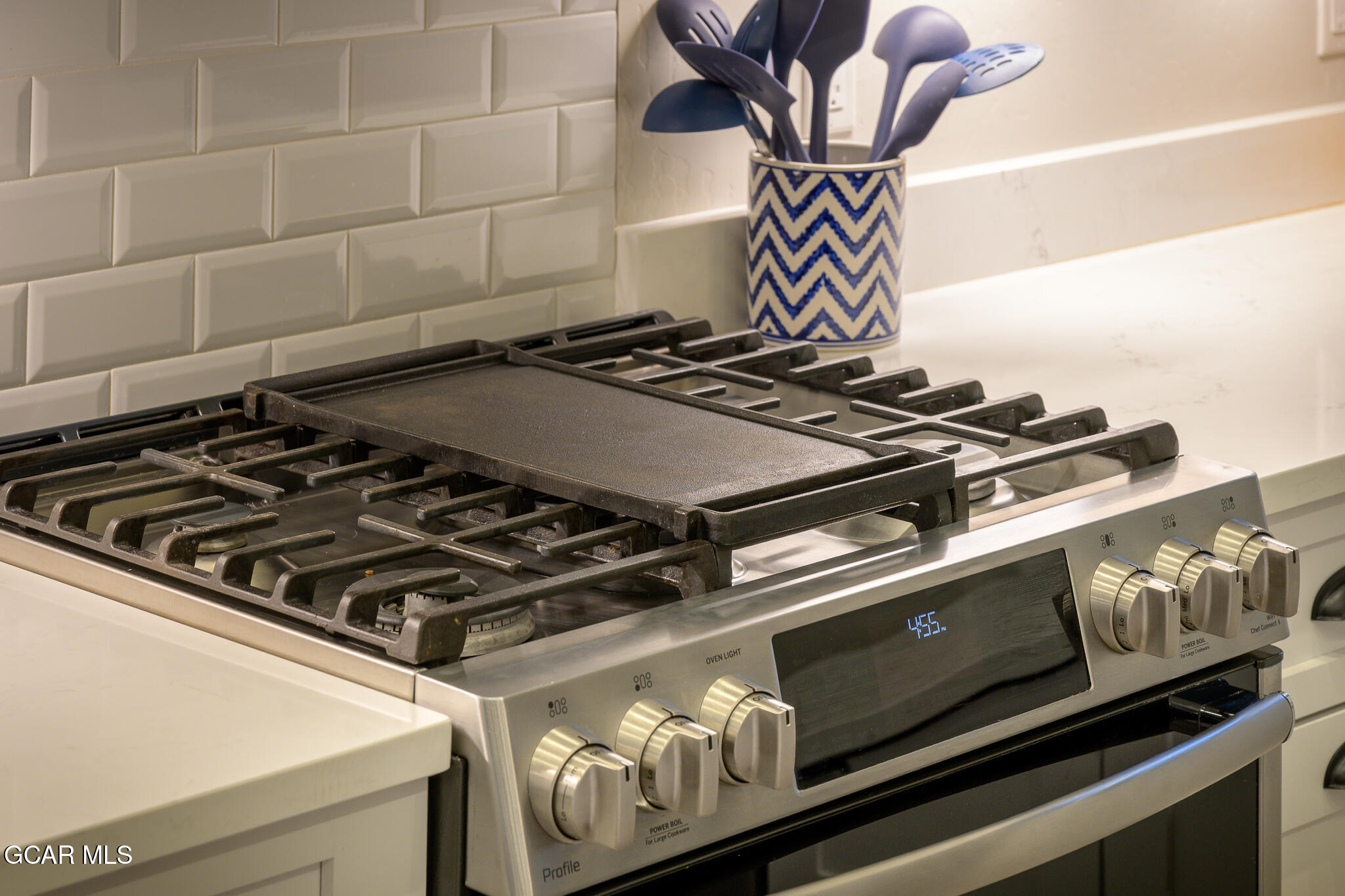 74 Eagle Ridge Drive Granby, CO 80446 - Photo 15 of 44 a stove top oven sitting inside of a kitchen