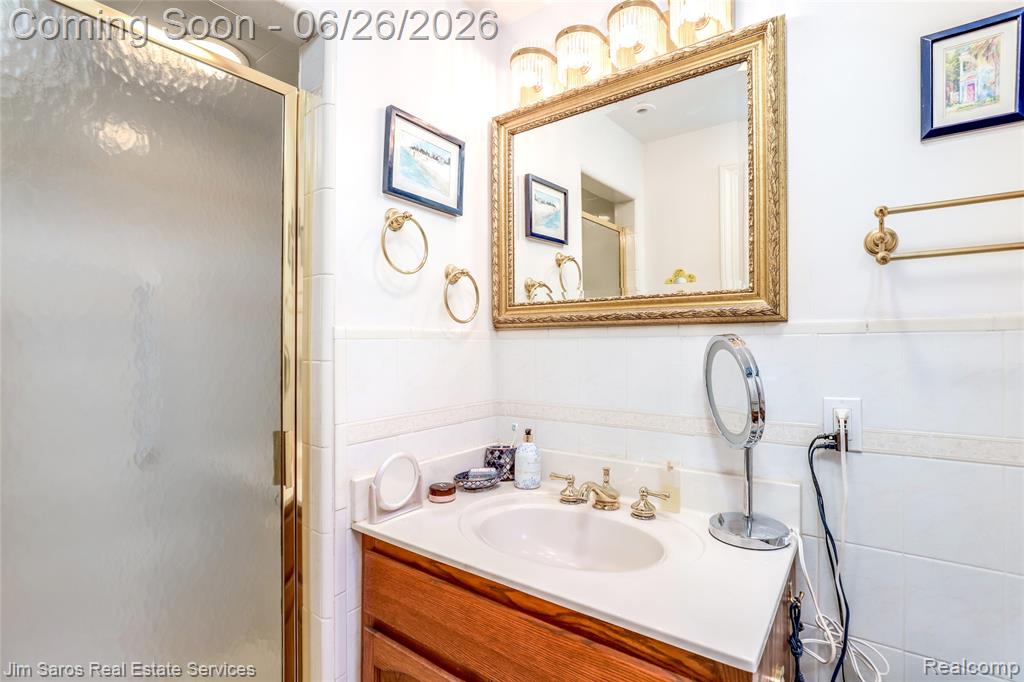 764 Harcourt Road Grosse Pointe Park, MI 48230 - Photo 16 of 42