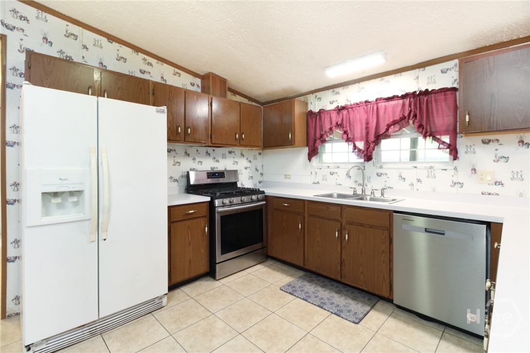 283 South 3rd Street Colbert, GA 30628 - Photo 6 of 37