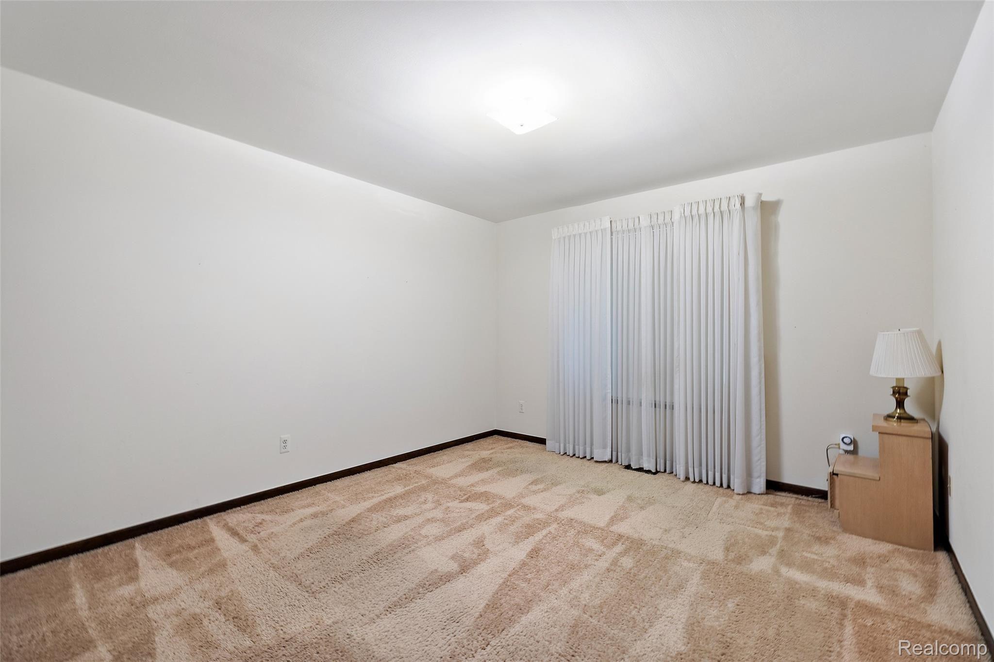 31740 Kelly Road Roseville, MI 48066 - Photo 34 of 44 31740 Kelly Road-33.jpg