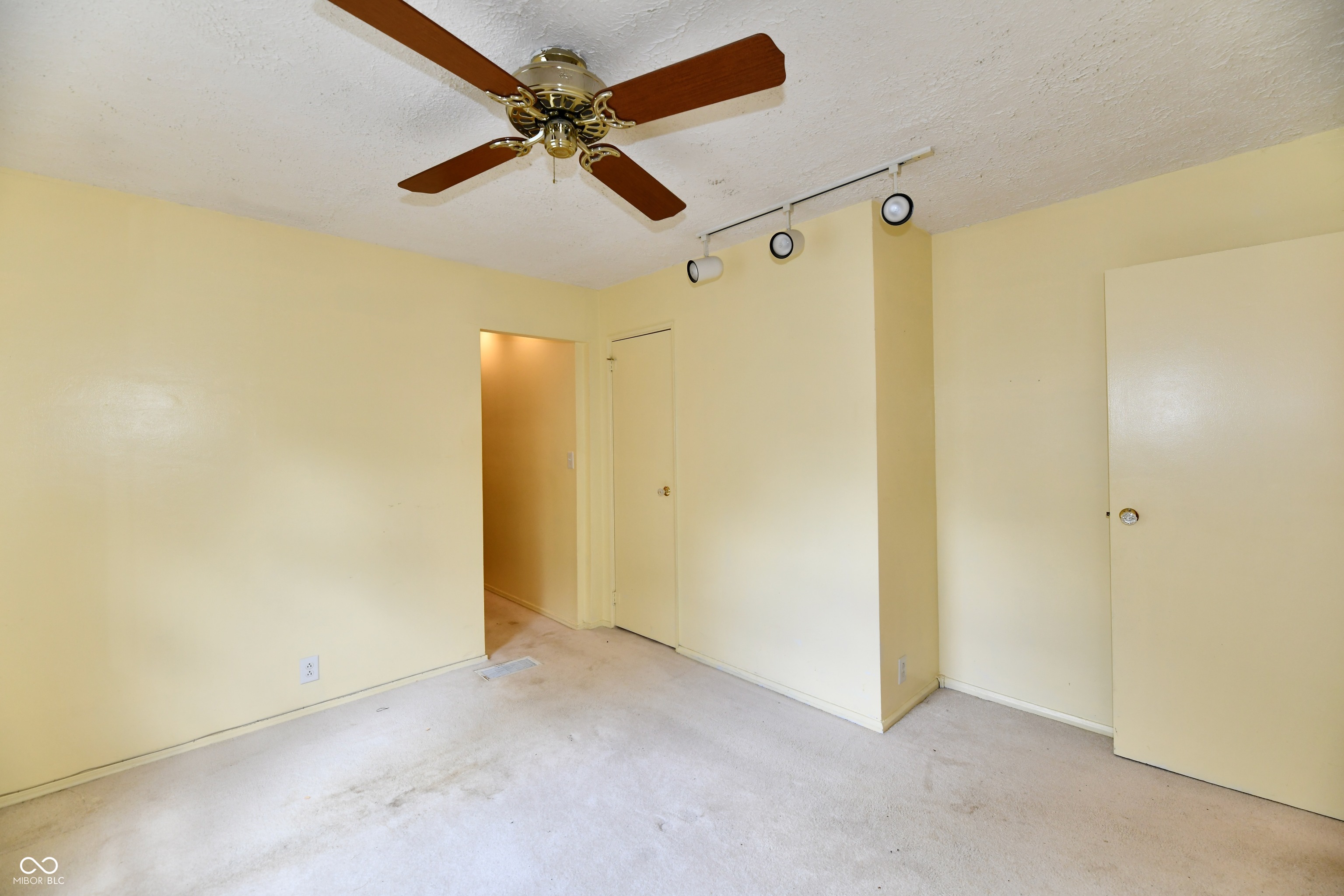 5716 Ralston Avenue Indianapolis, IN 46220 - Photo 21 of 37
