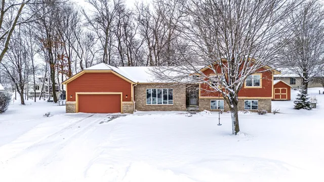 $489,000 | 510 Liberty Lane, New Prague, MN 56071
