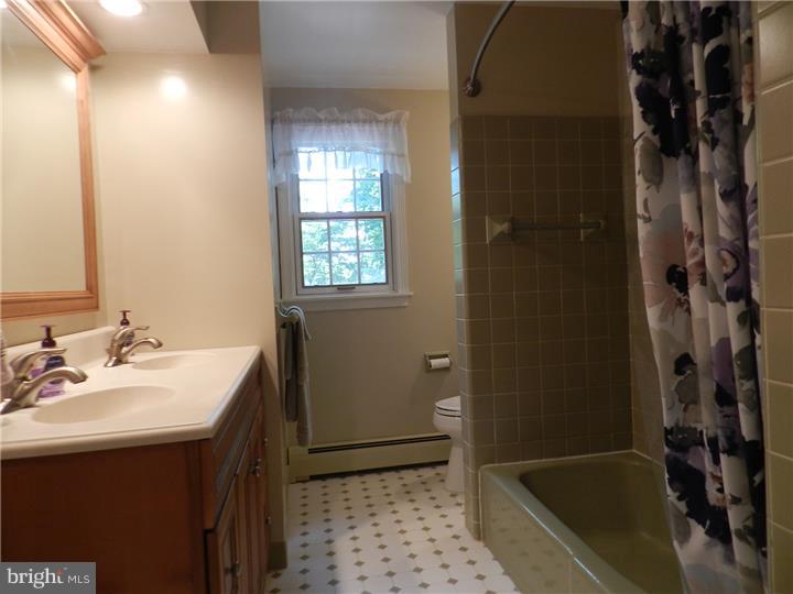 1055 East Sandy Ridge Road Doylestown, PA 18901 - Photo 12 of 24 Gallery Image 12