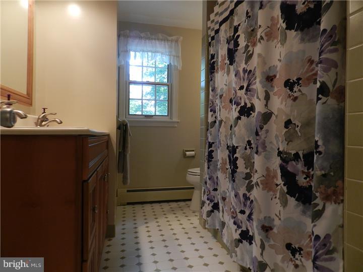 1055 East Sandy Ridge Road Doylestown, PA 18901 - Photo 13 of 24 Gallery Image 13