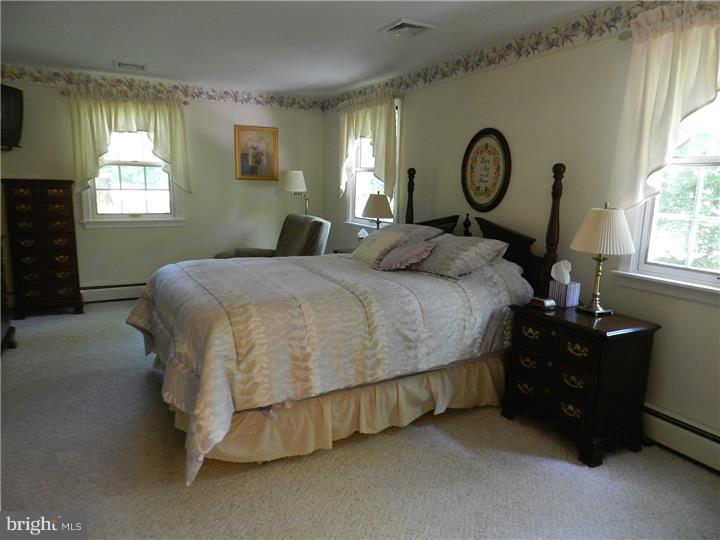 1055 East Sandy Ridge Road Doylestown, PA 18901 - Photo 16 of 24 Gallery Image 16