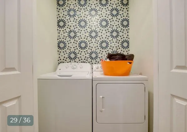 $2,950 | 520 West Bluff Street, Granbury, TX 76048