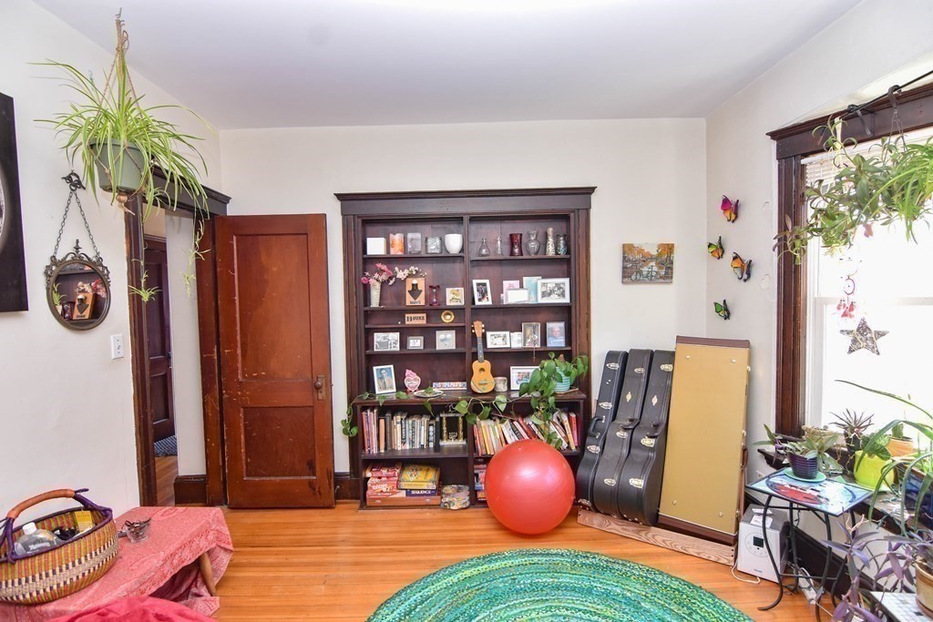 34 Belknap Street Somerville, MA 02144 - Photo 4 of 20