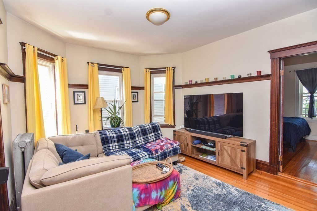 34 Belknap Street Somerville, MA 02144 - Photo 5 of 20