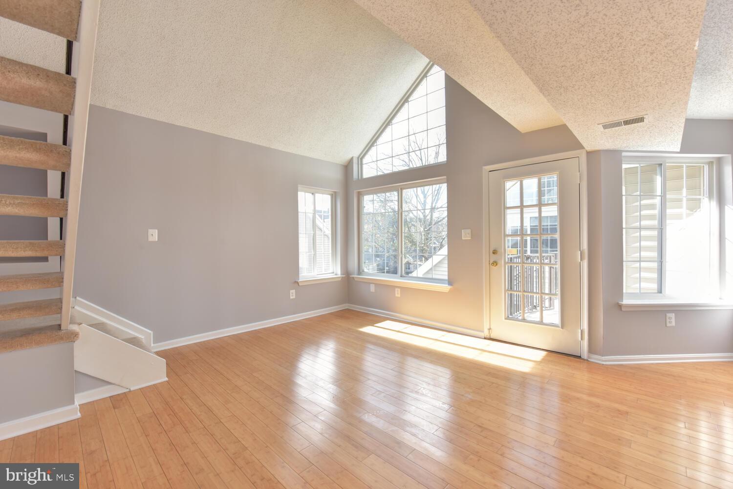 10839 Amherst Avenue, Unit E Silver Spring, MD 20902 - Photo 4 of 34