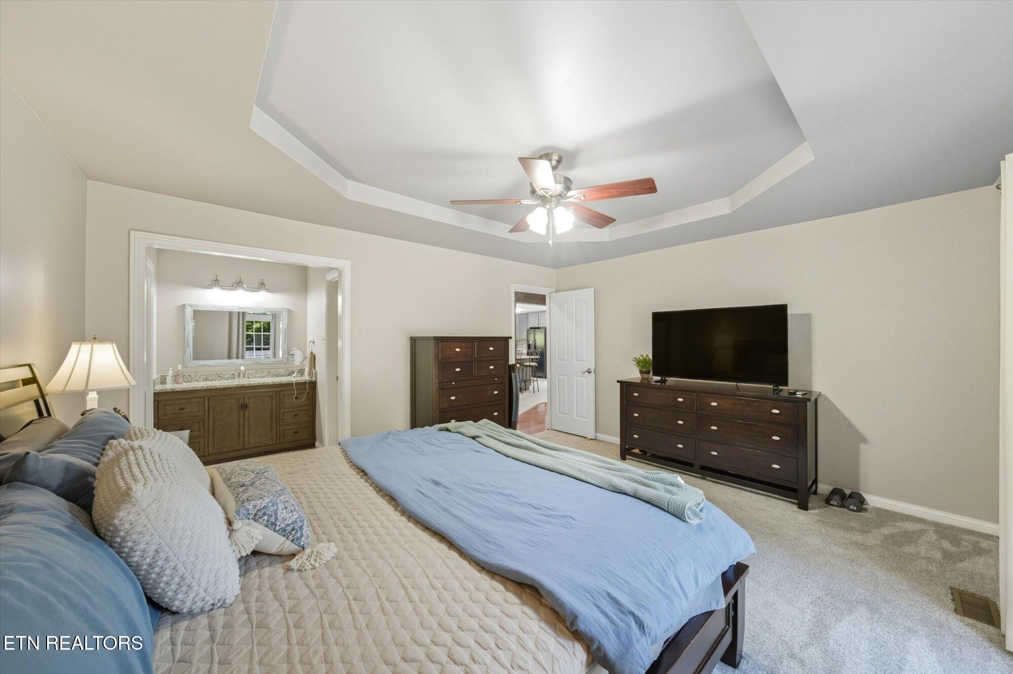 2121 Windbrook Road Knoxville, TN 37923 - Photo 14 of 27 18-2121-Windbrook-Rd-Knoxville-TN-18