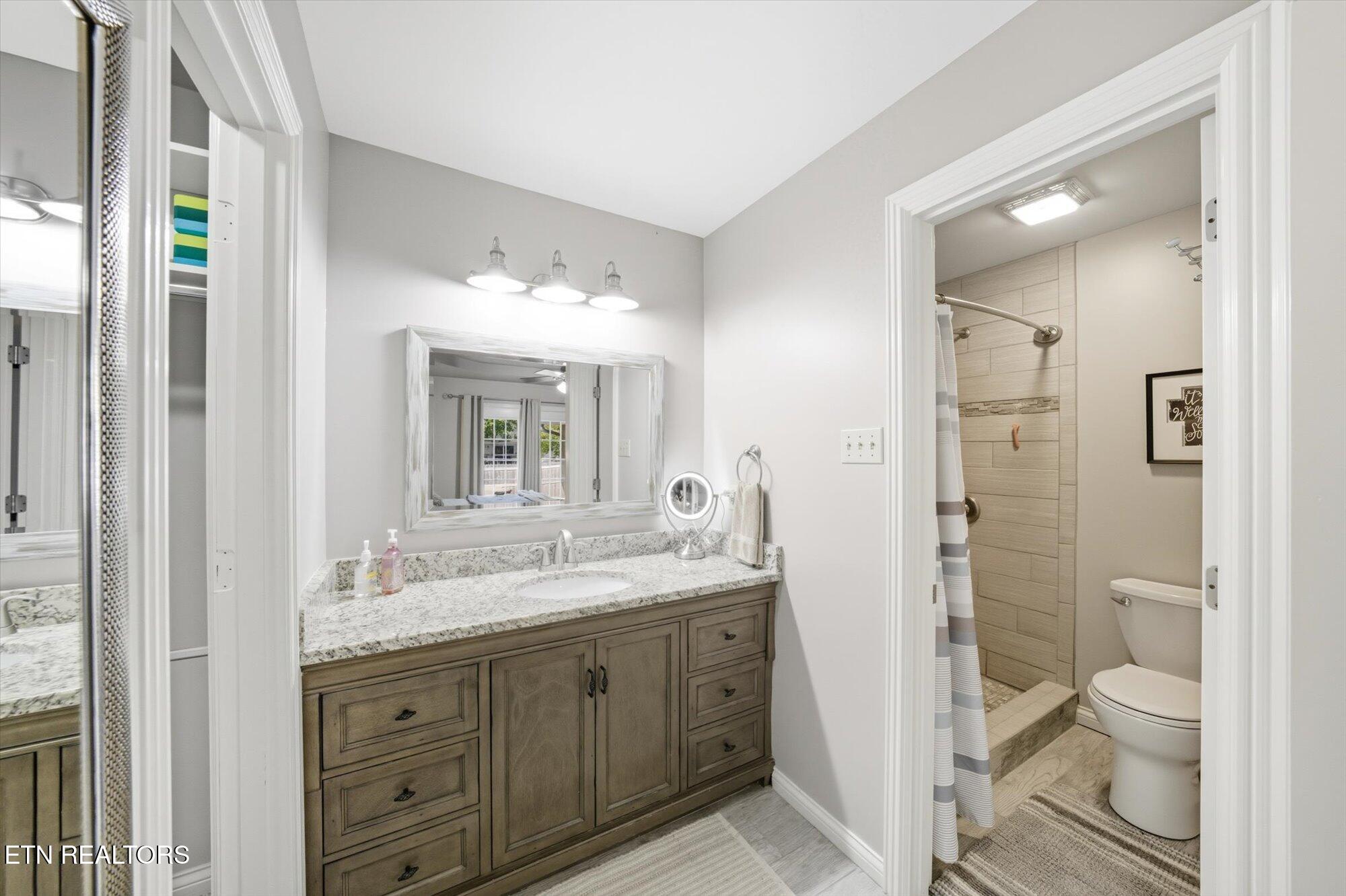 2121 Windbrook Road Knoxville, TN 37923 - Photo 16 of 27 19-2121-Windbrook-Rd-Knoxville-TN-19