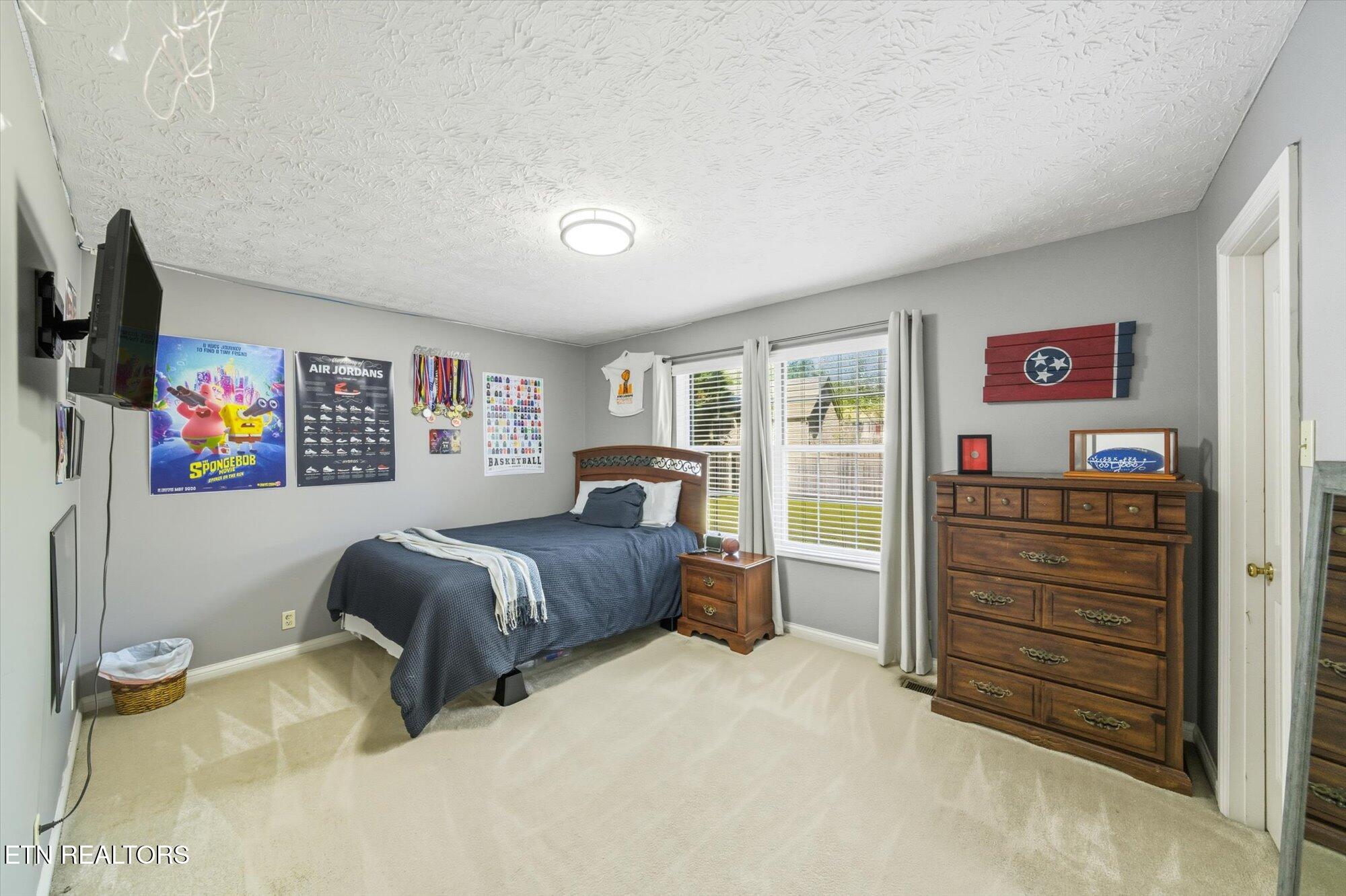 2121 Windbrook Road Knoxville, TN 37923 - Photo 17 of 27 20-2121-Windbrook-Rd-Knoxville-TN-20