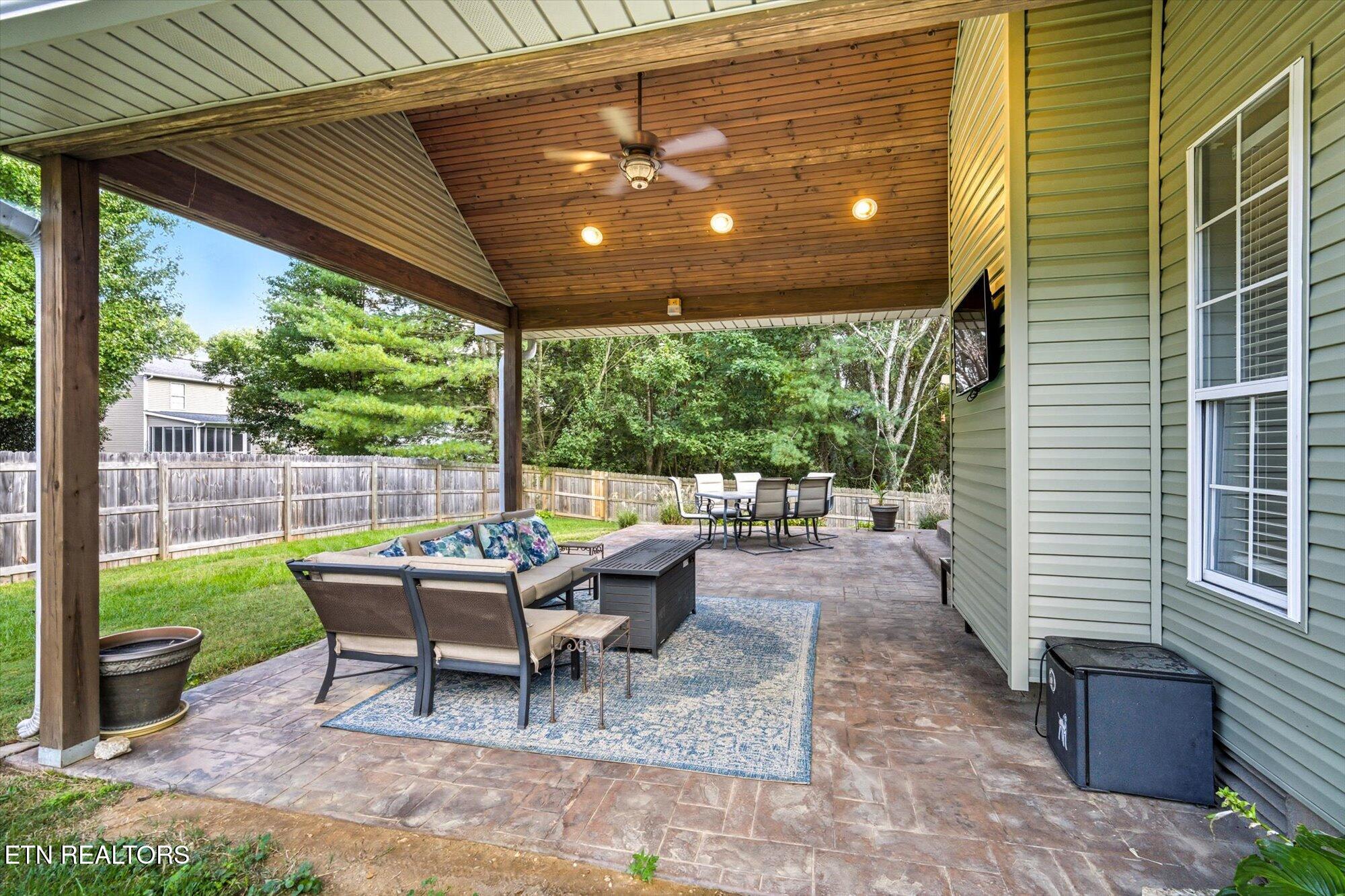 2121 Windbrook Road Knoxville, TN 37923 - Photo 24 of 27 25-2121-Windbrook-Rd-Knoxville-TN-25