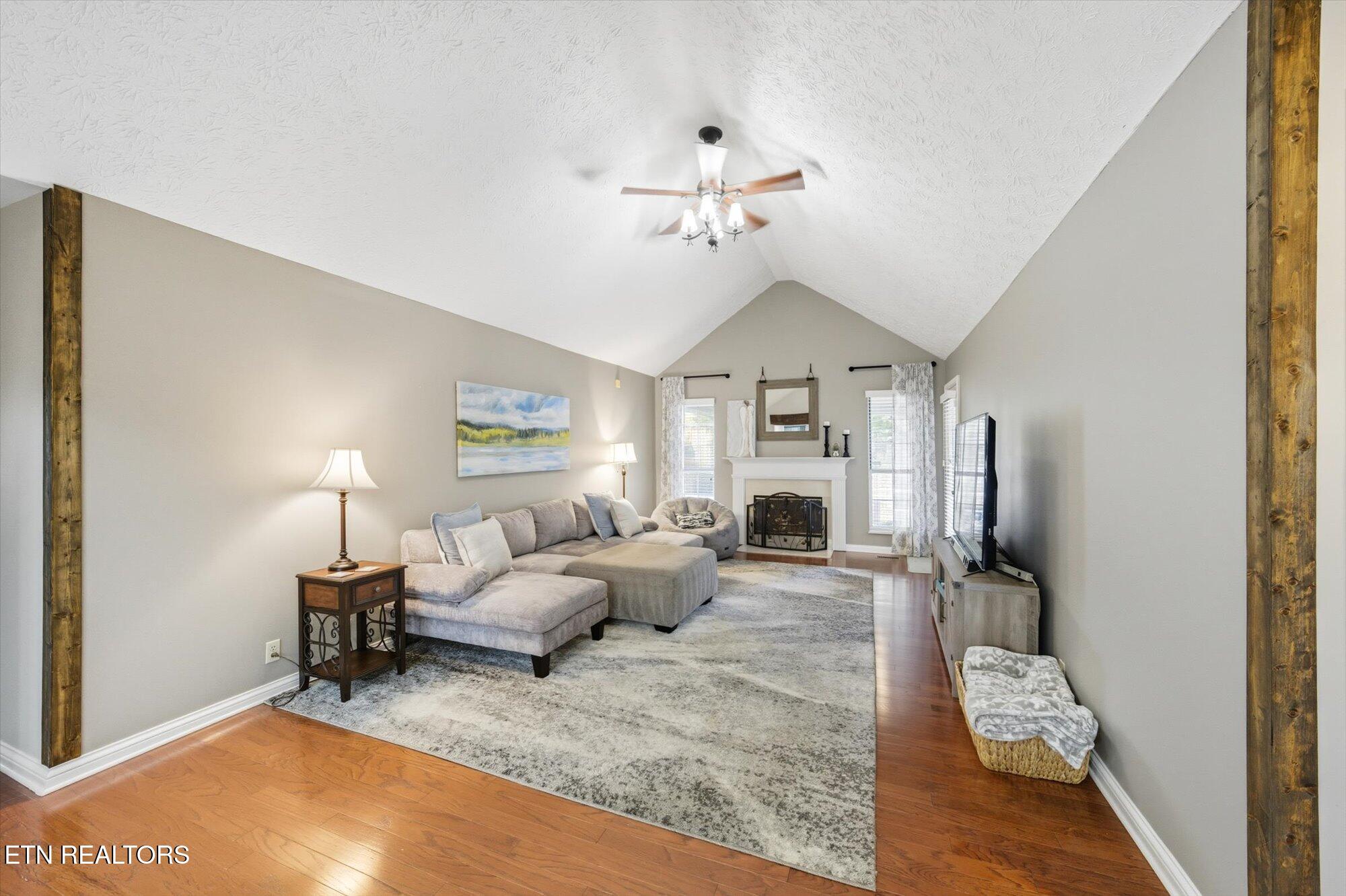 2121 Windbrook Road Knoxville, TN 37923 - Photo 8 of 27 09-2121-Windbrook-Rd-Knoxville-TN-9