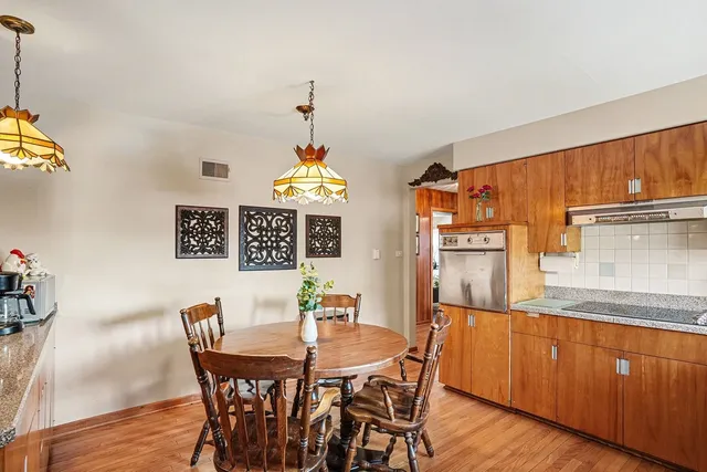 $344,900 | 5501 West 102nd Street, Oak Lawn, IL 60453