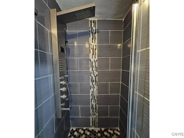 $174,300 | 515 Henry Street, Utica, NY 13502