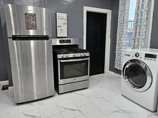 $174,300 | 515 Henry Street, Utica, NY 13502